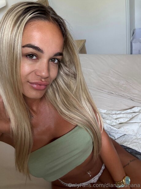 Diana Banana model sexy picture