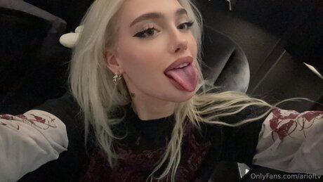 Arioftv model xxx picture