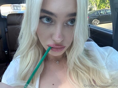 Arioftv model top picture