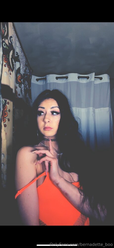 Bernadette Boo art model photos