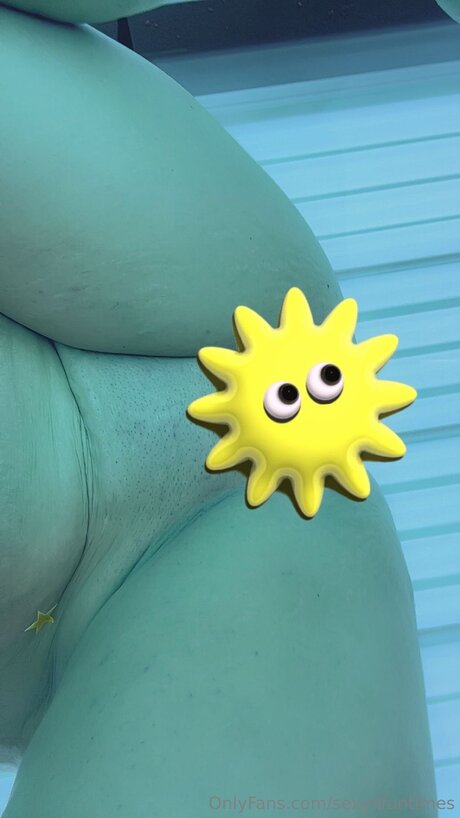 Sexykfuntimes model top image