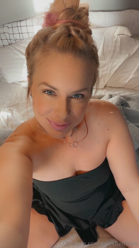 Sexykfuntimes model perfect image