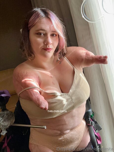Theloveliesta model erotic pictures