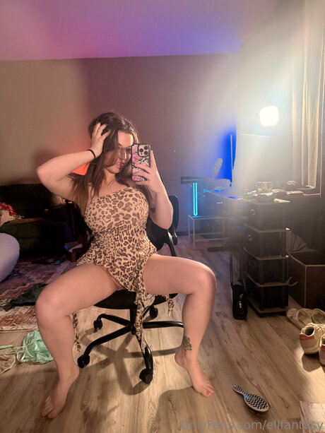 cute anal onlyfans pornographic image