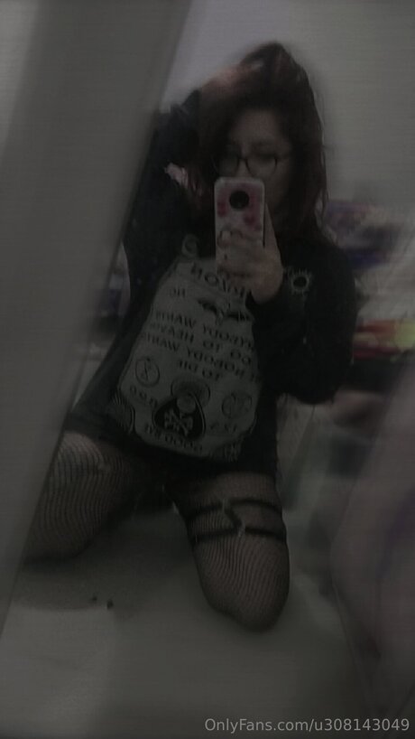 U308143049 nice model photos