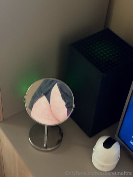 Essereunaltra nudes model galleries