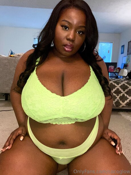 Cocoglow exclusive model pic