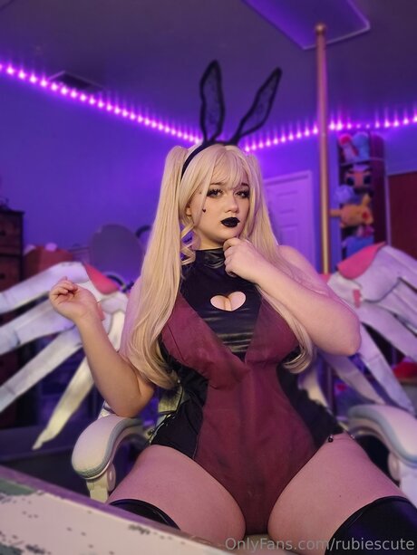 Rubiescute pornographic star pic