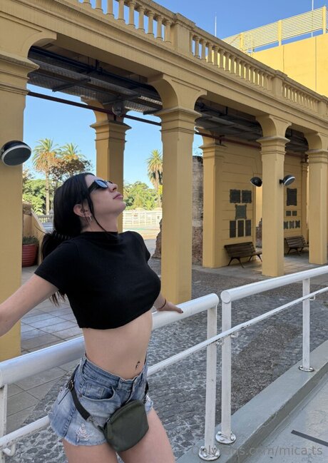 Micaelaa Xxx hot actress picture