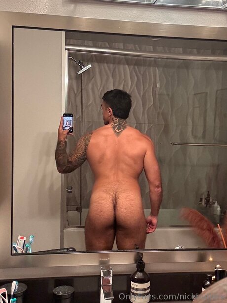 Nickbutlerx star sexy pic