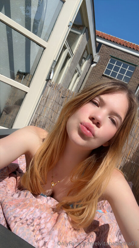 Elvitaballerina07 naked star gallery