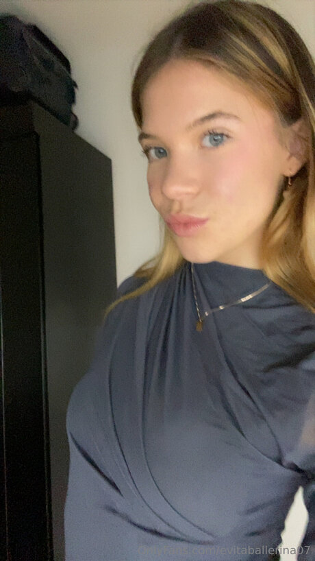 Elvitaballerina07 adult model photo