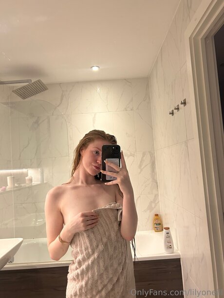Lilyoneill nudes actress image