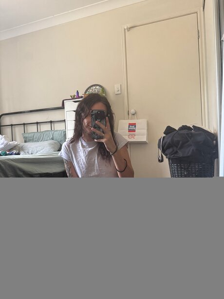 flat chested onlyfans naked image