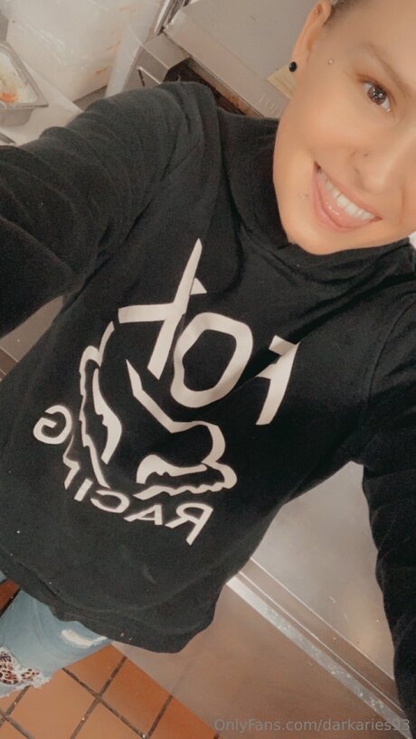 Darkaries93 naked model pictures