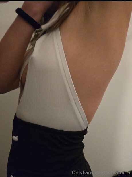 Violaroma model perfect image