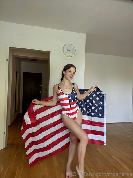 Moanarea nude pornstar img