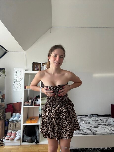 Moanarea model exclusive gallery