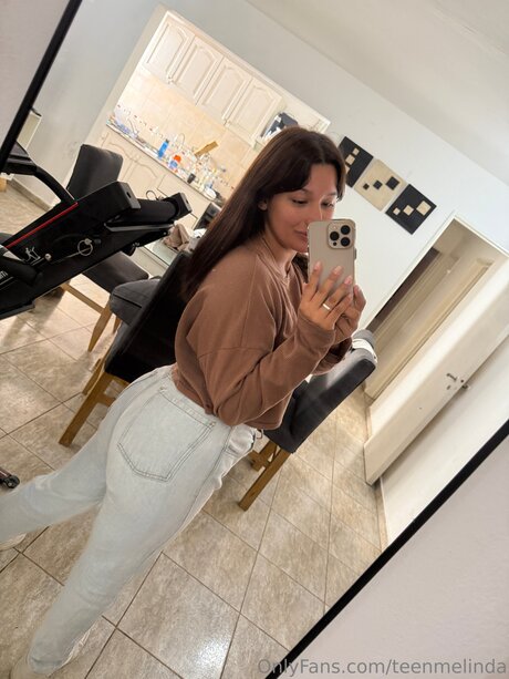 Teenmelinda nude pornstar photos