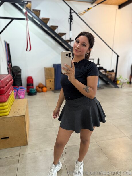 Teenmelinda erotic pornstar pics