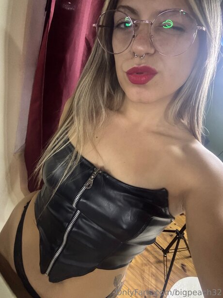 Bigpeach32 perfect pornstar images