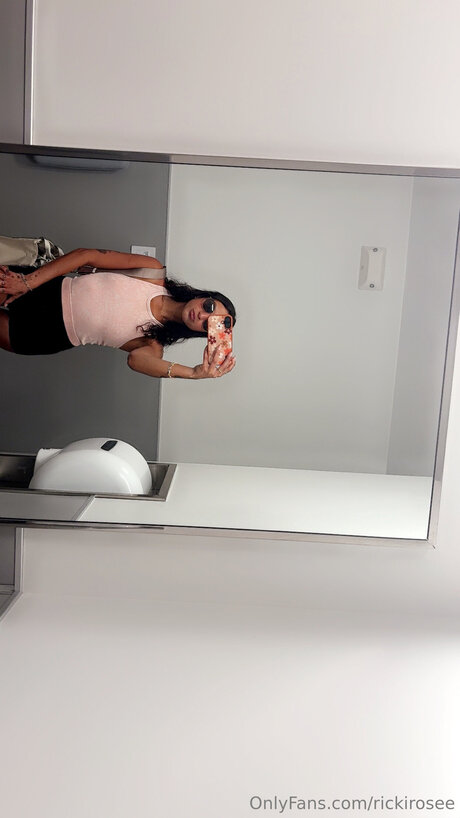 Rickirosee art model photo