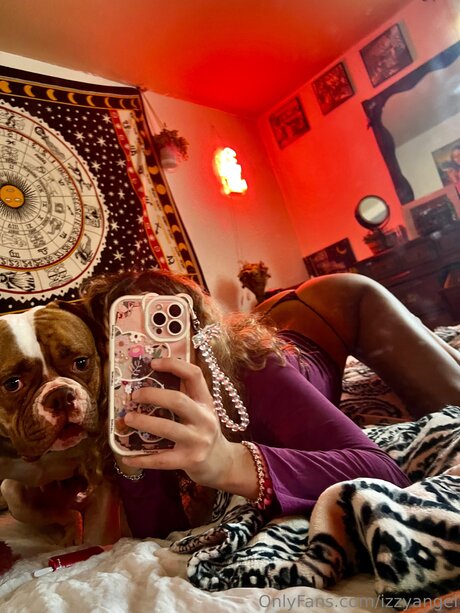 Izzyangel model sexy image