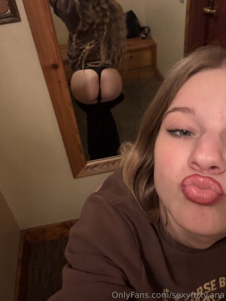 Sexyfoxy Ana art star images