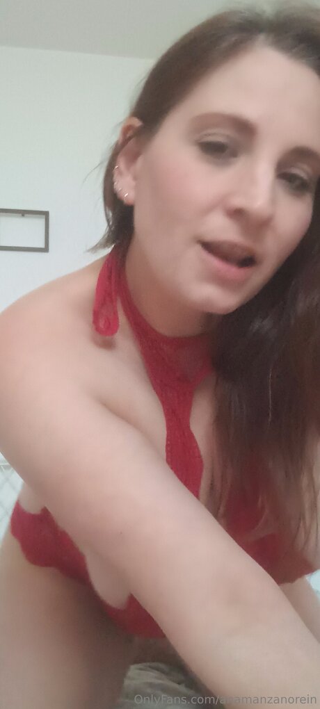 Anamanzanorein model porn images