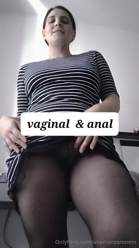 Anamanzanorein nude star img