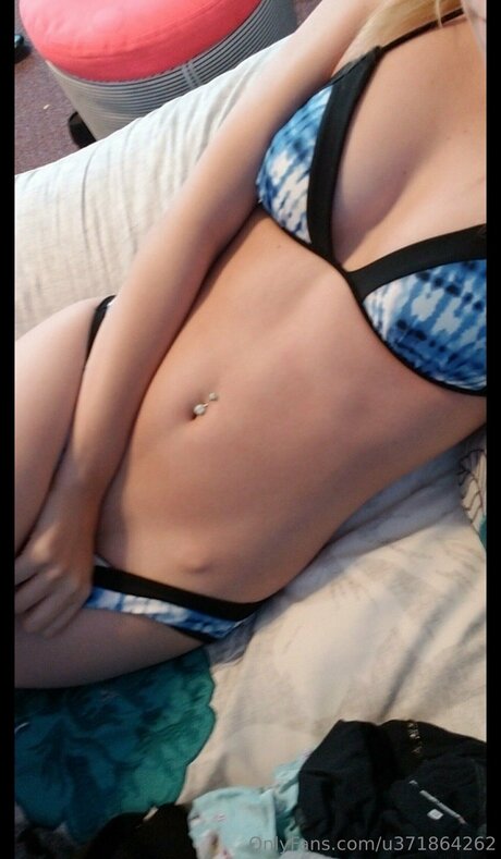 Thetinysarah pornstar perfect galleries