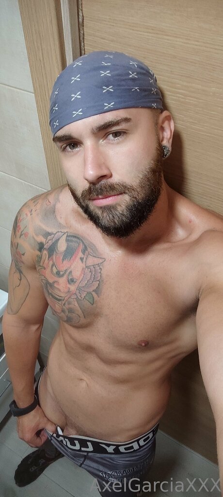 Axelgarciafree hd model photo