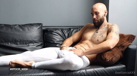 Axelgarciafree hot model images
