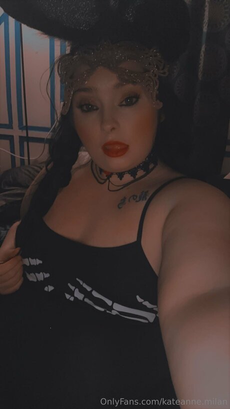 Kateanne Milan model nude img