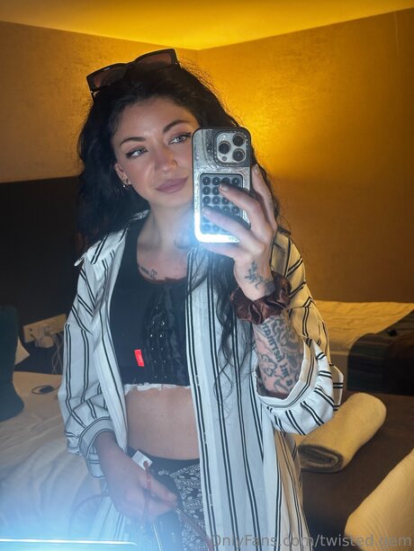 Twisted Gem model adult photo