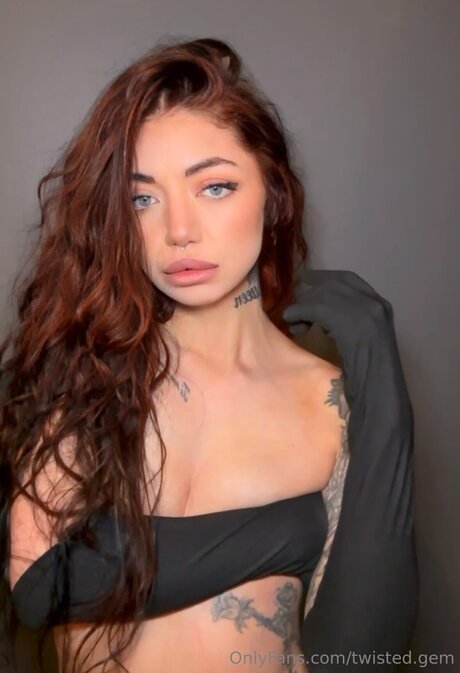 Twisted Gem pornstar sex images