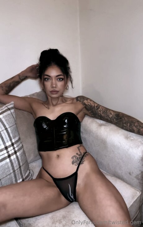 Twisted Gem naked actress picture