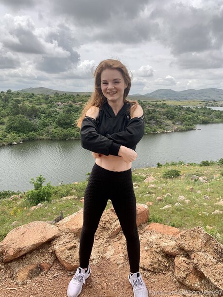 Allisonivory97 star photos