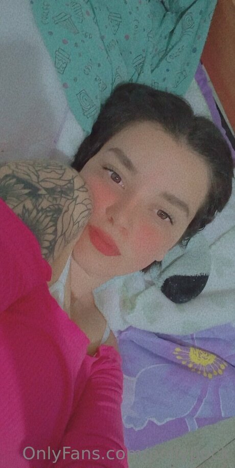 Pollypock model naked photos