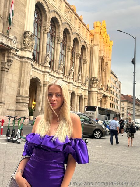 Lolalyy pretty model images