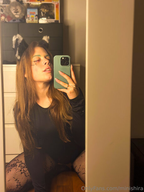 Minishira beautiful model picture