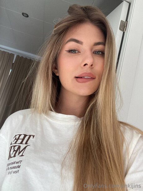 Jinkijins model free pic