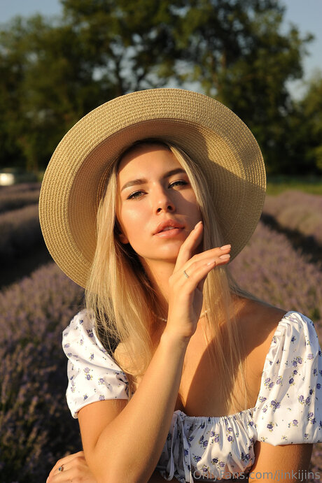 Jinkijins sex pornstar image