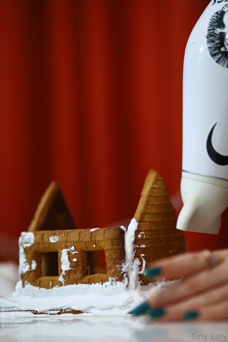 Tiny Loly erotic model pics