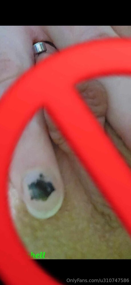 U310747586 sexy model photo