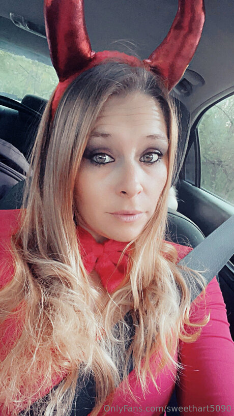 hairy anal onlyfans exclusive image