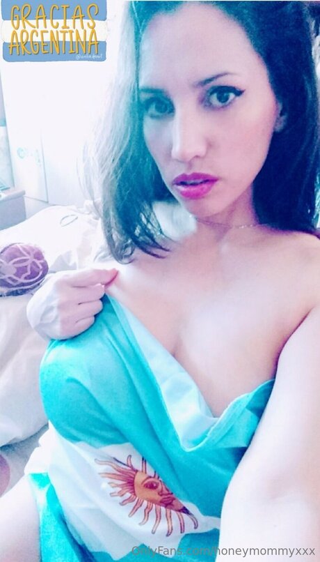 Honeymommyxxx pornstar exclusive image