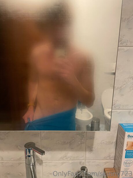 Skinny723 pornstar nude photo