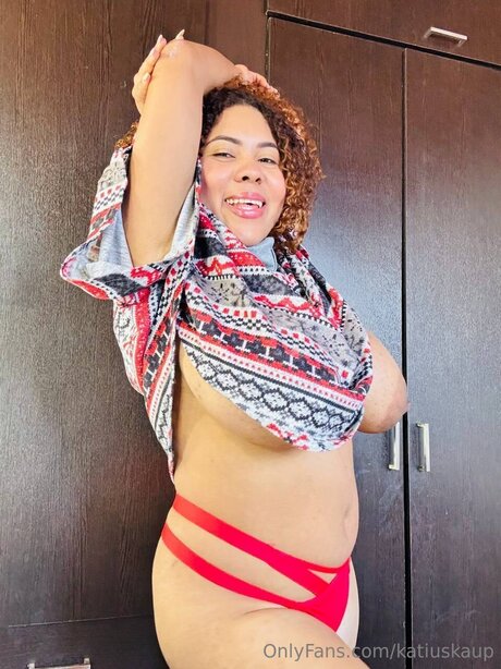 Katiuskaup nudes model picture