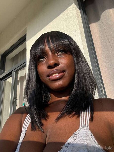 Love Lola Xo pornstar high quality image